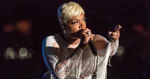 Fantasia performing at the Cincinnati Music Festival