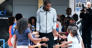 Kevin Durant giving back to local children