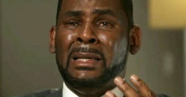 R. Kelly crying during an exclusive interview with Gayle King on CBS This Morning