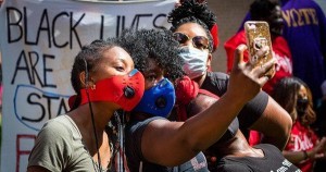 Mocha Moms protesting