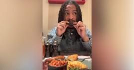 Tiktoker Keith Lee critiques British breakfast