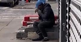 NYC man eating rat