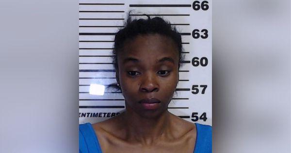 Woman Robs Dollar Store, Fights Employee, Then Returns to Get Her Cell Phone She Left Behind Woman Robs Dollar Store, Fights Employee, Then Returns to Get Her Cell Phone She Left Behind