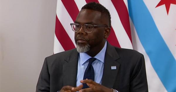 Mayor of Chicago Says Trump is “Small” and is Intimidated by Intellectual Black Men