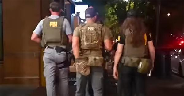 Trump’s Agents Are Warning Black People in DC About Smoking and Drinking in Public Trump’s Agents Are Warning Black People in DC About Smoking and Drinking in Public