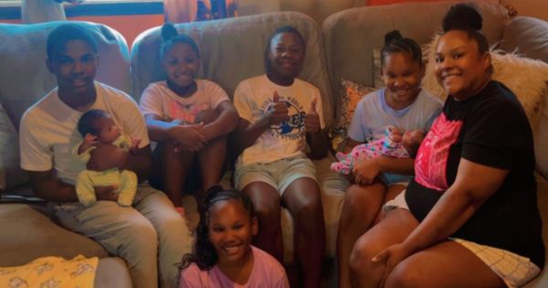 Black Mom Defies Odds, Gives Birth to Rare Third Set of Twins Black Mom Defies Odds, Gives Birth to Rare Third Set of Twins