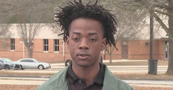Black Teen Tased by Police on a School Bus Says He Did Nothing Wrong Black Teen Tased by Police on a School Bus Says He Did Nothing Wrong