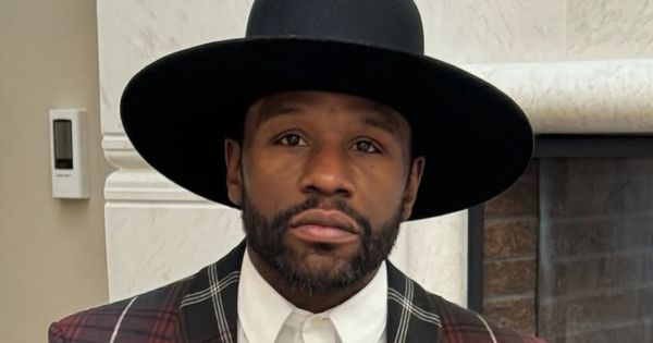 Floyd Mayweather Jr. Responds to Allegedly Being Broke, "I Still Have All My Houses"